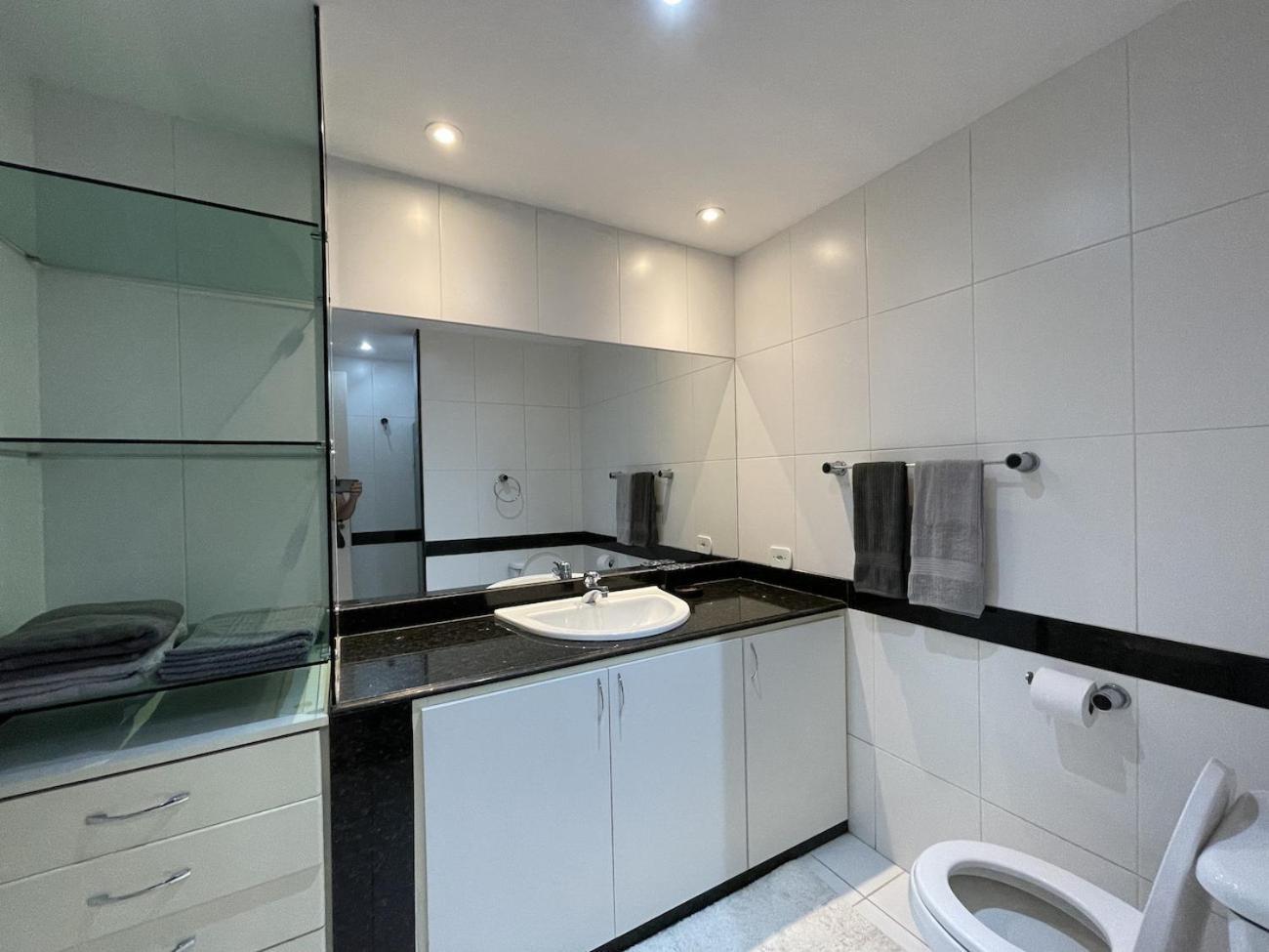 Apartamento Encantador Com Piscina - Besthostrio リオデジャネイロ エクステリア 写真
